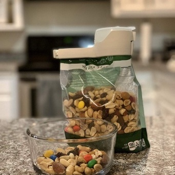 Купить Крышка-дозатор для сыпучих продуктов Homsu, белая, 2 шт.